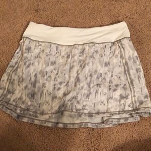 Lululemon tennis skirt. Size 6. BRAND NEW!